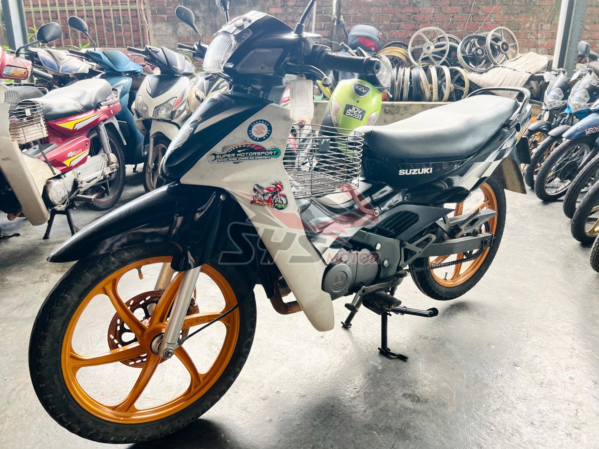 SUZUKI RGV